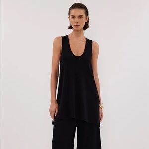 NWT DISSH RAY BLACK SCOOP LONGLINE KNIT TOP SIZE S